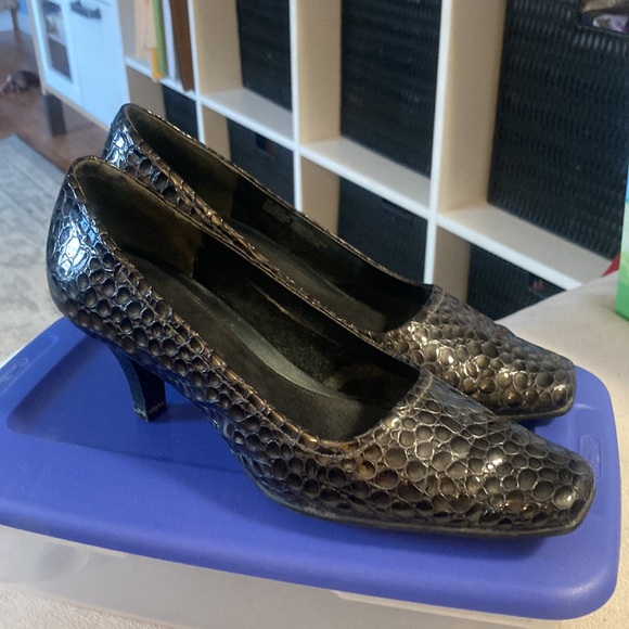 Aerosoles  envy black with grey leather upper heels - Picture 2 of 8